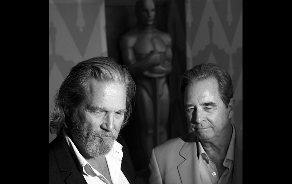 Pelakon Jeff Bridges (kiri) dan Beau Bridges bercakap kepada media di The Academy Of Motion Picture Arts And Sciences' Presents: Beau And Jeff: A Tale Of Two Bridges, di Bing Theater, 4 Ogos, 2014 di Los Angeles, California. Foto AFP / Robyn Beck Pelakon Jeff Bridges (kiri) dan Beau Bridges bercakap kepada media di The Academy Of Motion Picture Arts And Sciences' Presents: Beau And Jeff: A Tale Of Two Bridges, di Bing Theater, 4 Ogos, 2014 di Los Angeles, California. Foto AFP / Robyn Beck