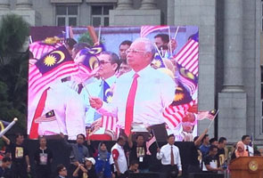 Insiden MH17, MH370 tidak lunturkan komitmen sambut Merdeka - Najib Insiden MH17, MH370 tidak lunturkan komitmen sambut Merdeka - Najib