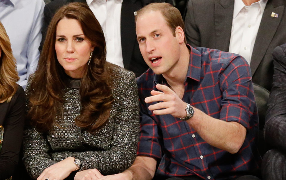 Putera William (kanan) dan Kate, Duchess of Cambridge, sedang menonton separuh masa kedua perlawanan bola keranjang antara Brooklyn Nets menentang Cleveland Cavaliers, Isnin, 8 Disember, 2014, di New York. (AP Photo/Frank Franklin II) Putera William (kanan) dan Kate, Duchess of Cambridge, sedang menonton separuh masa kedua perlawanan bola keranjang antara Brooklyn Nets menentang Cleveland Cavaliers, Isnin, 8 Disember, 2014, di New York. (AP Photo/Frank Franklin II)