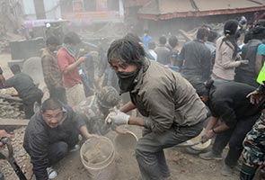 Operasi menyelamat di Nepal giat dijalankan, banyak mercu tanda bersejarah rosak Operasi menyelamat di Nepal giat dijalankan, banyak mercu tanda bersejarah rosak