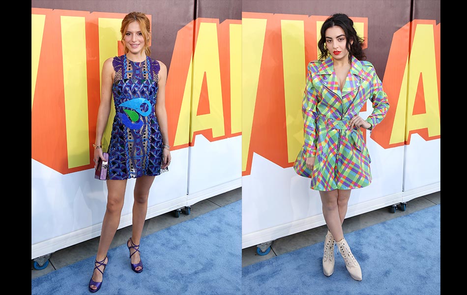 KIRI: Bella Thorne memilih biru pada anugerah kali ini dengan gaun ringkas corak multimedia rekaan Peter Pilott.
KANAN: Penyanyi Boom Clap tampil berani dengan menyarung gaun kotak-kotak warna 'candy' dan but platform warna perang. (Photo by Matt Sayles/Invision/AP) KIRI: Bella Thorne memilih biru pada anugerah kali ini dengan gaun ringkas corak multimedia rekaan Peter Pilott.
KANAN: Penyanyi Boom Clap tampil berani dengan menyarung gaun kotak-kotak warna 'candy' dan but platform warna perang. (Photo by Matt Sayles/Invision/AP)