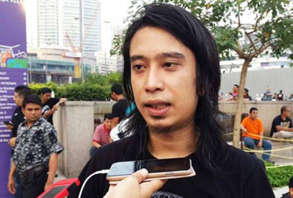 Aktivis Adam Adli dan Syukri Rezab ditahan polis Aktivis Adam Adli dan Syukri Rezab ditahan polis