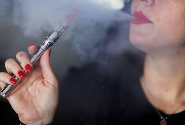 E-cigarette haram, National Fatwa Council rules E-cigarette haram, National Fatwa Council rules