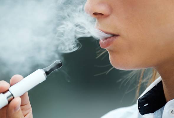 Fatwa Council studies use of vape | Astro Awani