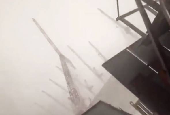 Mecca crane tragedy: Video of pilgrims in panic goes viral
