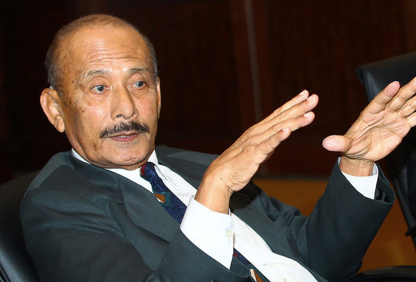 Tun Hanif Omar akan fail tuntutan balas terhadap saman Lim 