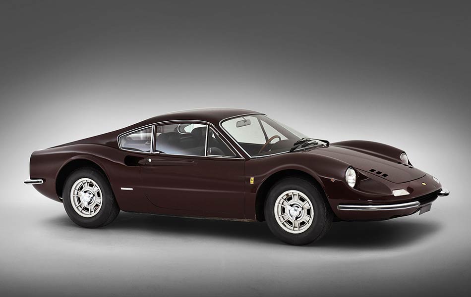 Pada 1968, Ferrari memperkenalkan model 'Dino' dalam bentuk enam silider berbanding 12. Ia mendapat sambutan hebat dan muncul sebagai salah sebuah model sensasi buat syarikat itu. - AFPRELAX Pada 1968, Ferrari memperkenalkan model 'Dino' dalam bentuk enam silider berbanding 12. Ia mendapat sambutan hebat dan muncul sebagai salah sebuah model sensasi buat syarikat itu. - AFPRELAX