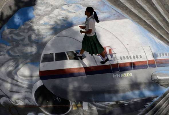 Lagi serpihan yang berkemungkinan milik MH370 ditemui Lagi serpihan yang berkemungkinan milik MH370 ditemui