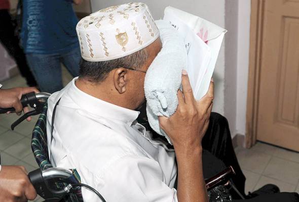 Bekas pemandu teksi mengaku salah terima rasuah Bekas pemandu teksi mengaku salah terima rasuah