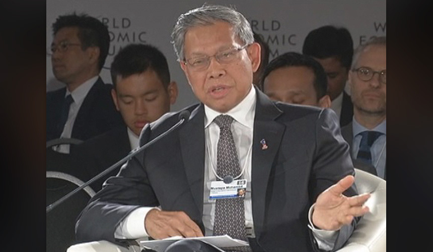 Kita sedang mencerap peluang yang boleh dicapai daripada Revolusi Industri ke-4, kata Datuk Seri Mustapa Mohamed. Kita sedang mencerap peluang yang boleh dicapai daripada Revolusi Industri ke-4, kata Datuk Seri Mustapa Mohamed.