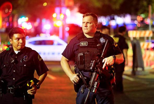 Suspek kes tembak Dallas dikenali sebagai Micah Johnson: media AS Suspek kes tembak Dallas dikenali sebagai Micah Johnson: media AS