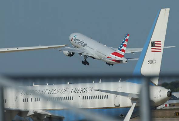 Lelaki cetus kekecohan, pesawat American Airlines terpaksa diiringi pesawat pejuang Lelaki cetus kekecohan, pesawat American Airlines terpaksa diiringi pesawat pejuang