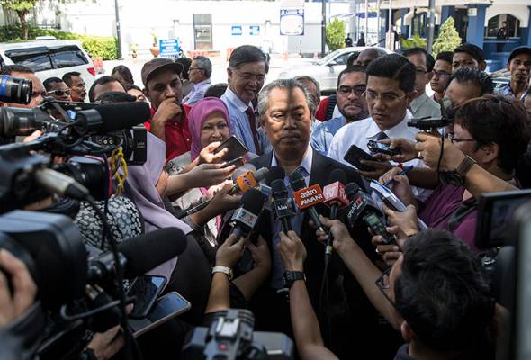 Muhyiddin hadir di Bukit Aman untuk diambil keterangan Muhyiddin hadir di Bukit Aman untuk diambil keterangan