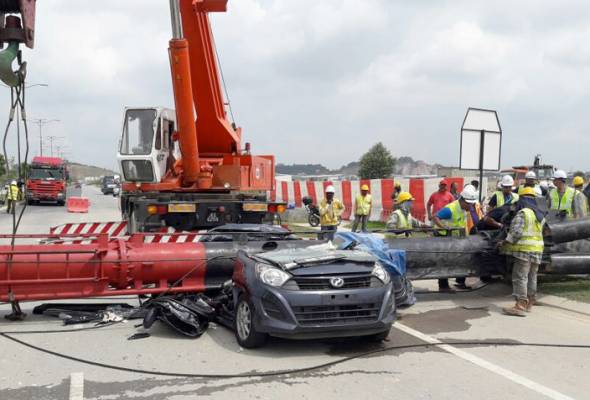 Pemandu jentera cerucuk besi ditahan Pemandu jentera cerucuk besi ditahan