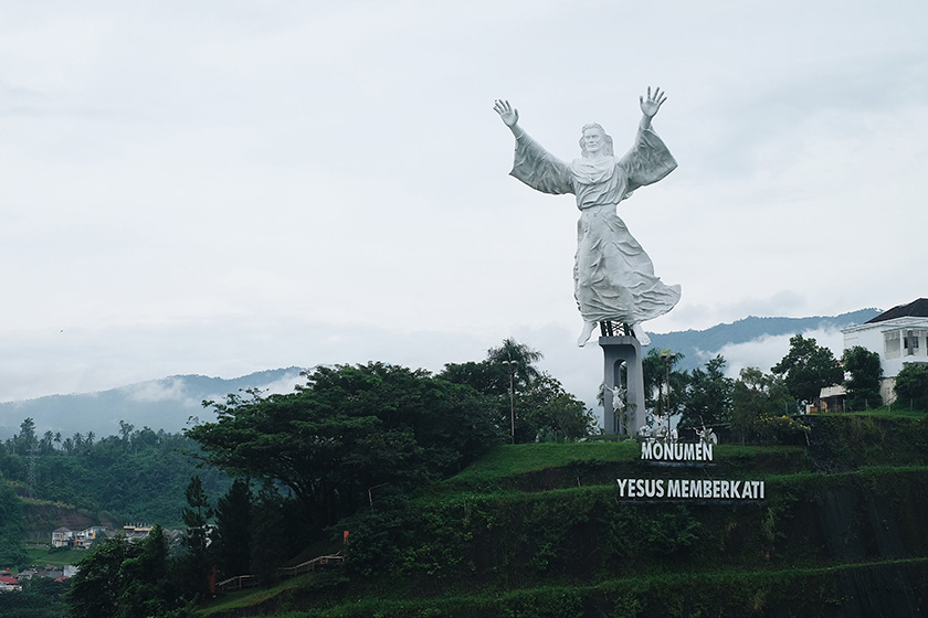  Christ’s Blessing, a 50m tall statue, is Manado’s current city icon and a reflection of the strong Christian influence in the region. Karim Raslan Photo