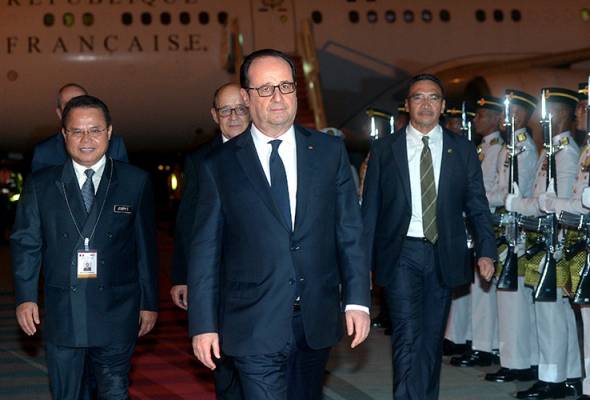 Hollande tiba di Malaysia untuk lawatan negara dua hari Hollande tiba di Malaysia untuk lawatan negara dua hari
