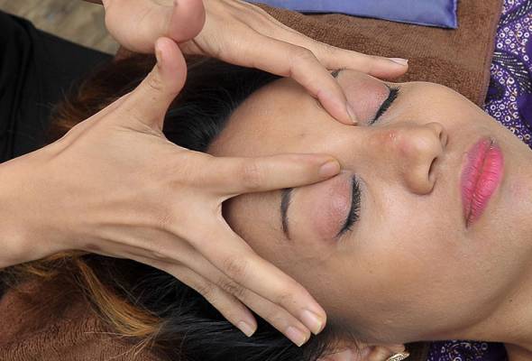 Malaysians have option of 'Urutan Malaysia' as local therapy Malaysians have option of 'Urutan Malaysia' as local therapy
