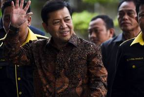Setya yang sedang menjalani hukuman penjara 15 tahun atas kesalahan jenayah itu, terpaksa berbuat demikian untuk membayar kembali wang. Bekas speaker Indonesia jual harta untuk bayar kembali wang rasuah