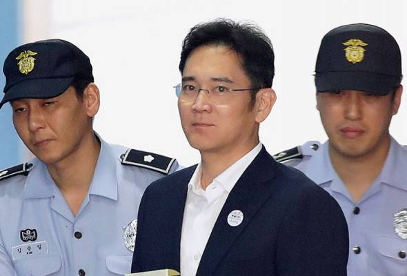 Pewaris Samsung antara delegasi Sidang Kemuncak Antara Korea Pewaris Samsung antara delegasi Sidang Kemuncak Antara Korea