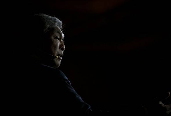 Zahid nafi sidang media khas Najib mengenai pembubaran Parlimen Zahid nafi sidang media khas Najib mengenai pembubaran Parlimen