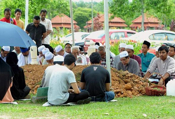 Former EC Secretary Kamaruddin Mohamed Baria dies Former EC Secretary Kamaruddin Mohamed Baria dies