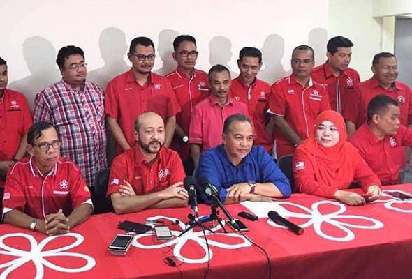 Orang kuat Pas di Kedah pilih 'bunga raya' untuk tempuh pilihan raya Orang kuat Pas di Kedah pilih 'bunga raya' untuk tempuh pilihan raya