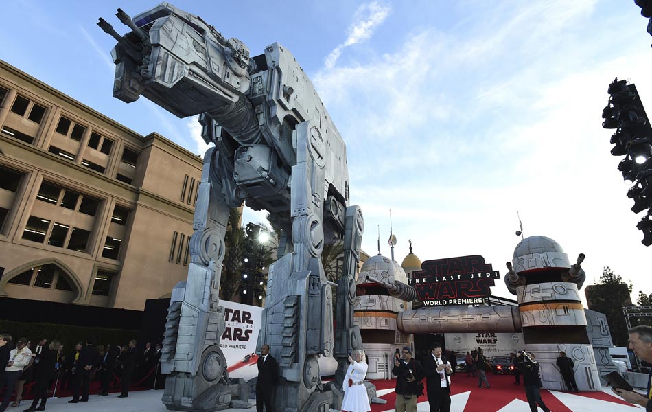 Suasana di Los Angeles semasa Tayangan Perdana Filem Star Wars: The Last Jedi di Auditorium Shine di Los Angeles, California, 9 Disember 2017. - Jordan Strauss / Invision / AP Suasana di Los Angeles semasa Tayangan Perdana Filem Star Wars: The Last Jedi di Auditorium Shine di Los Angeles, California, 9 Disember 2017. - Jordan Strauss / Invision / AP