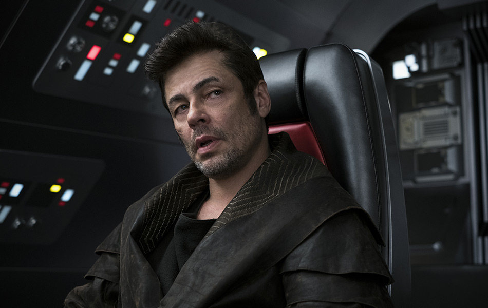 Benicio del Toro sebagai DJ di dalam Star Wars: The Last Jedi, yang merupakan kesinambungan dari filem Star Wars: The Force Awakens pada 2015. - Jonathan Olley / Lucasfilm via AP Benicio del Toro sebagai DJ di dalam Star Wars: The Last Jedi, yang merupakan kesinambungan dari filem Star Wars: The Force Awakens pada 2015. - Jonathan Olley / Lucasfilm via AP