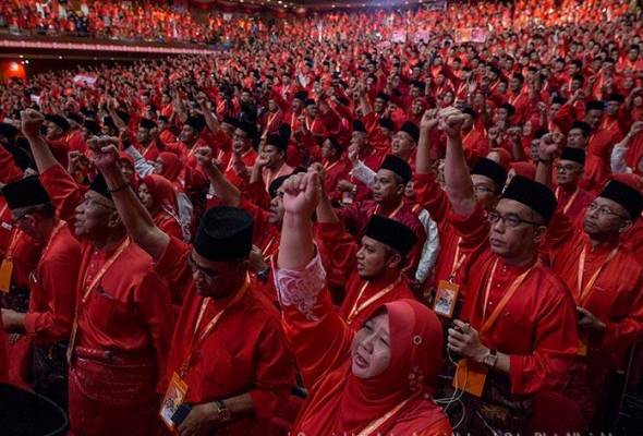 Kepimpinan baharu UMNO tak kuat, ahli jadi goyang - Anwar Ibrahim Kepimpinan baharu UMNO tak kuat, ahli jadi goyang - Anwar Ibrahim