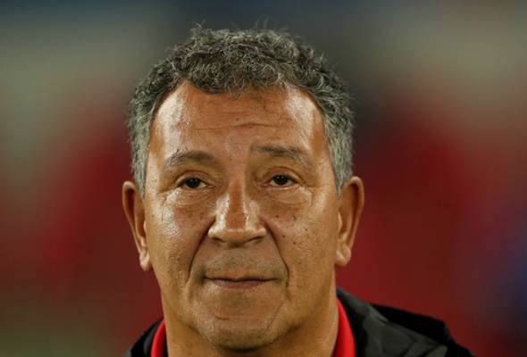 Ten Cate: Al Jazira akan 'letakkan tiga bas' menentang Real Madrid Ten Cate: Al Jazira akan 'letakkan tiga bas' menentang Real Madrid