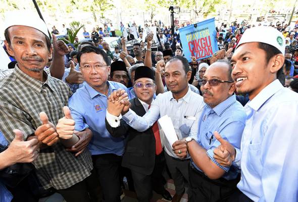 Kes tampar murid Tindakan Cikgu Azizan untuk  membentuk 