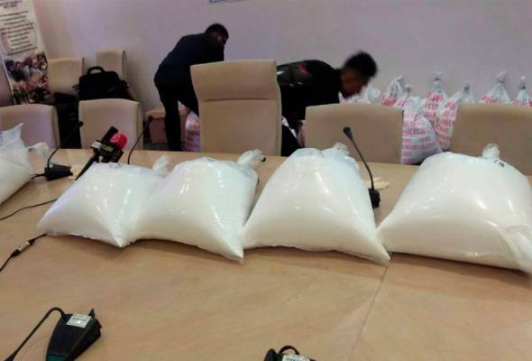 JKDM tumpas sindiket edar dadah 880kg bernilai RM18 juta JKDM tumpas sindiket edar dadah 880kg bernilai RM18 juta