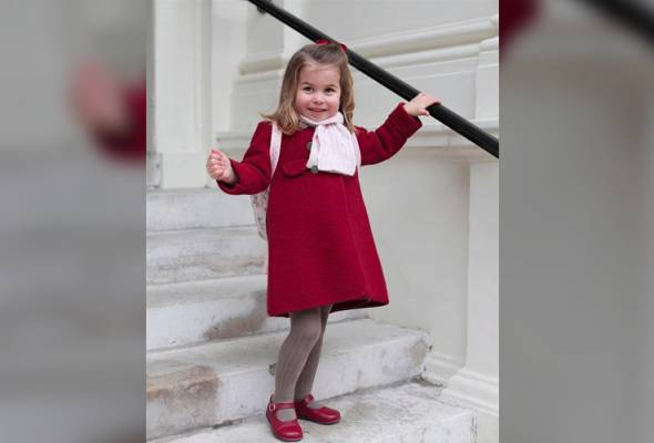 Puteri Charlotte memulakan hari pertama prasekolah Puteri Charlotte memulakan hari pertama prasekolah