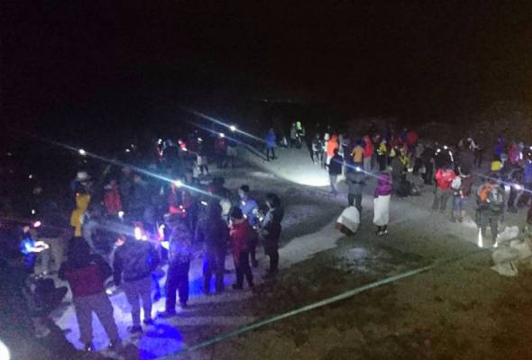 Kami sangat bernasib baik kerana setakat ini, semua pendaki selamat Kami sangat bernasib baik kerana setakat ini, semua pendaki selamat