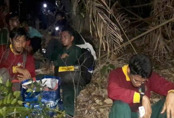 Pelajar, guru terkandas atas bukit Pelajar, guru terkandas atas bukit