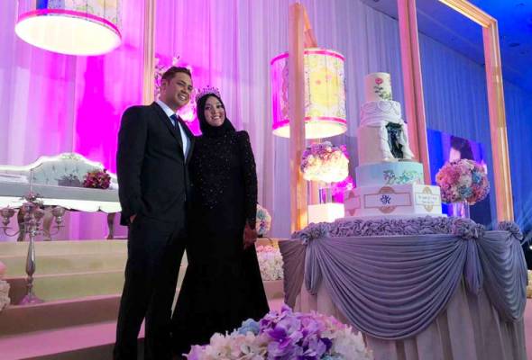 Kejutan Shila Amzah buat suami pada majlis resepsi Kejutan Shila Amzah buat suami pada majlis resepsi
