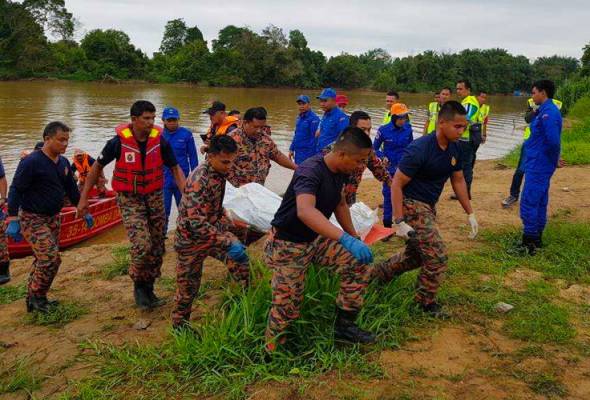Mayat dua pekerja warga China lemas ditemui Mayat dua pekerja warga China lemas ditemui