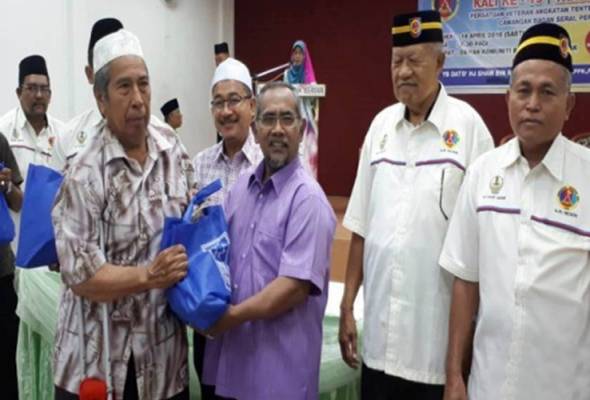 Isu naikkan GST hanya untuk kelirukan rakyat Isu naikkan GST hanya untuk kelirukan rakyat