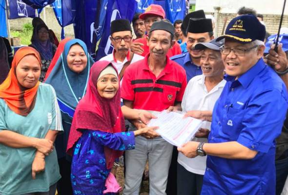 29 ahli Pas DUN Batu Kurau masuk BN 29 ahli Pas DUN Batu Kurau masuk BN