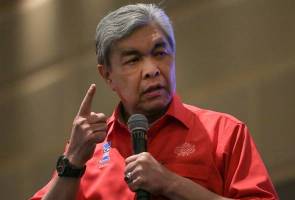 Perbincangan itu dibuat sebagai salah satu strategi oleh pihak pembangkang untuk memastikan pertadingan satu lawan satu pada PRK itu. PRK Sungai Kandis: Pas, UMNO bincang strategi letak hanya satu calon pembangkang