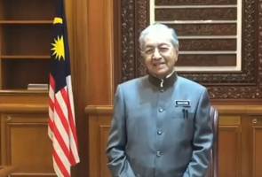 Hari Gawai: "Maaf lambat sikit ucap saya sibuk" - Tun 