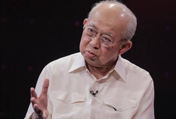 Tengku Razaleigh urges Dewan Rakyat to debate no confidence motion