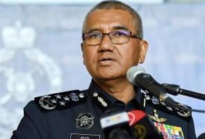 Tan Sri Mohamad Fuzi Harun berkata pihaknya dimaklumkan perkara itu melalui emel yang diterima daripada pihak berkuasa Macau. Jho Low tinggalkan Macau - KPN