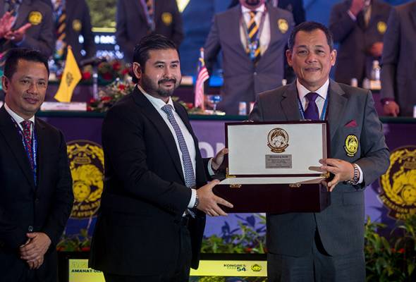 Hamidin dilantik presiden FAM ke-7 Hamidin dilantik presiden FAM ke-7