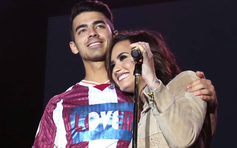 Demi Lovato masuk hospital, ini reaksi Joe Jonas... Astro Awani