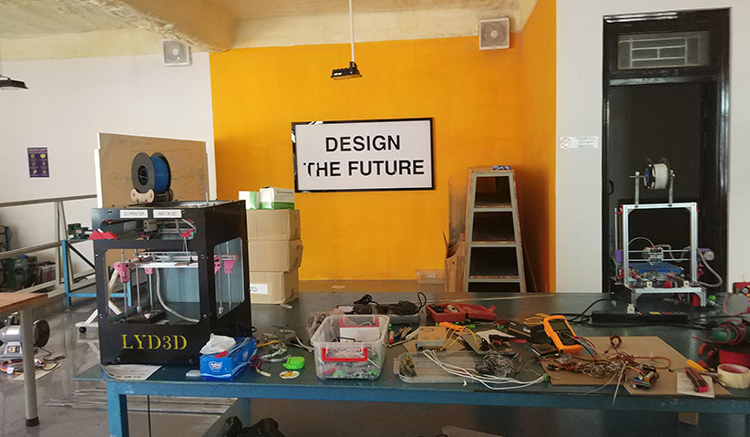 A sign that reads 'Build the Future' encourages university students at Maker Space in Danang to bring out their innovative spirit. Mai Duong / Ceritalah