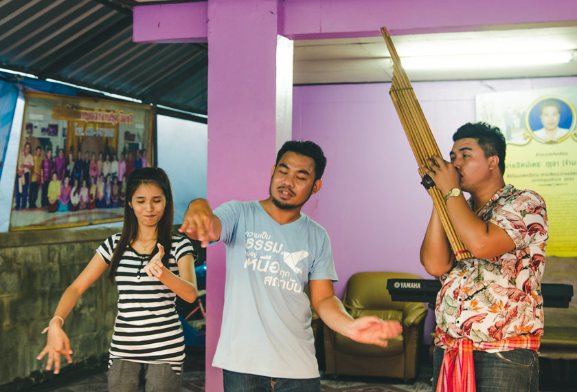 Bank performing his soulful Molam music in Khon Kaen. The beat is insistent and his songs plaintive. - Muhaimin E-Taela for Ceritalah