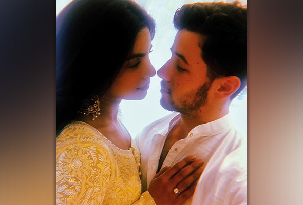 6500 Koleksi Gambar Romantis Tunangan HD
