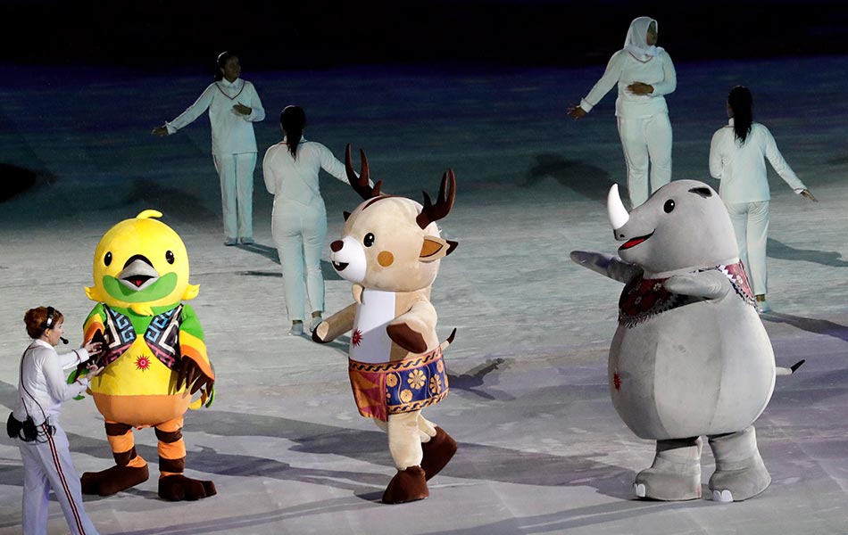 Maskot rasmi Sukan Asia ke-18 turut serta untuk acara penutup Sukan Asia ke-18 itu pada 2 September 2018 di Jakarta, Indonesia. - AP Photo / Lee Jin-man Maskot rasmi Sukan Asia ke-18 turut serta untuk acara penutup Sukan Asia ke-18 itu pada 2 September 2018 di Jakarta, Indonesia. - AP Photo / Lee Jin-man