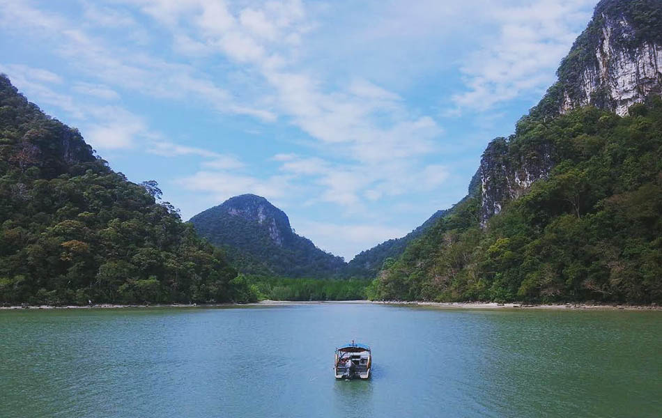 Tasik Dayang Bunting, Langkawi. - Foto Instagram/@aminzahabidiz Tasik Dayang Bunting, Langkawi. - Foto Instagram/@aminzahabidiz